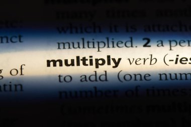 bir sözlüğü'ndeki sözcüğü çarpın. kavramı ile çarpın.