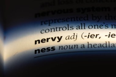 kraliçeliği sinir bozucu tek kelimeyle bir sözlük. kraliçeliği sinir bozucu kavramı.