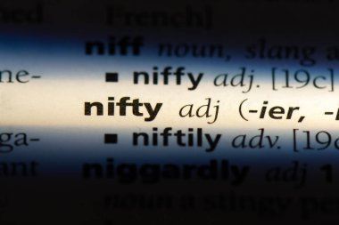 Tek kelimeyle çok iyi bir sözlük. şık konsept.