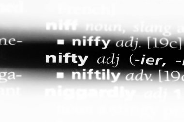 Tek kelimeyle çok iyi bir sözlük. şık konsept.