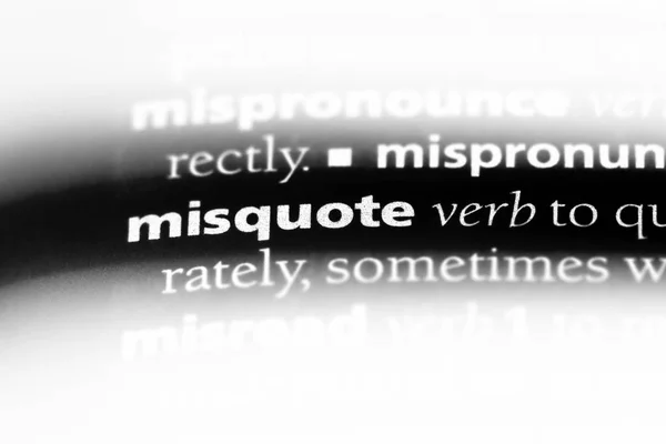 错误引用词典中的单词 错误引用理念 — 图库照片