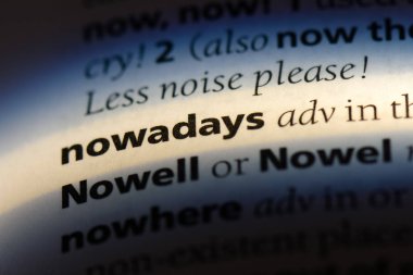 Günümüzde tek kelimeyle bir sözlük. Günümüzde kavramı.