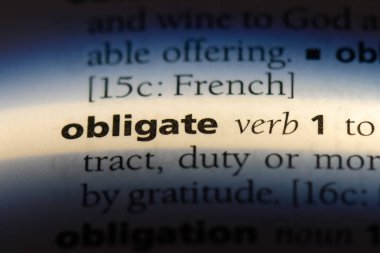 bir sözlüğü'ndeki sözcüğü zorunlu. zorunlu kavramı.