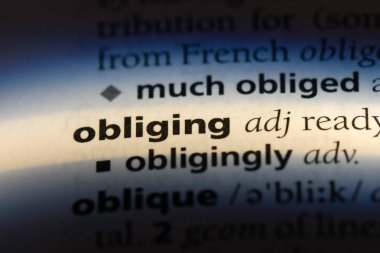 bir sözlüğü'ndeki sözcüğü yardımsever. obliging kavramı.