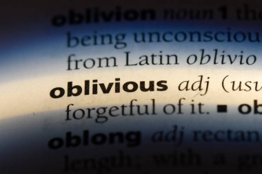 bir sözlüğü'ndeki habersiz sözcüğü. habersiz kavramı.