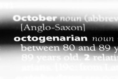 octogenarian tek kelimeyle bir sözlük. octogenarian kavramı.