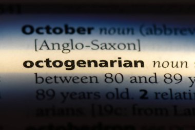 octogenarian tek kelimeyle bir sözlük. octogenarian kavramı.