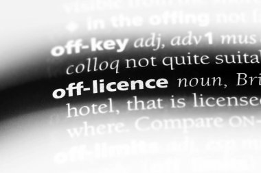 bir sözlüğü'ndeki lisans sözcüğü. ruhsat kavramı.