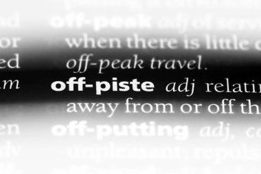 bakırlı tek kelimeyle bir sözlük. bakırlı kavramı.