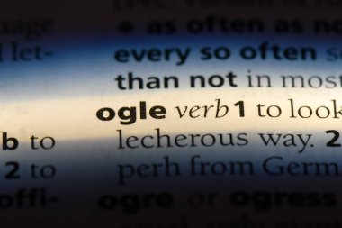 bir sözlüğü'ndeki sözcüğü ogle. kavram ogle.