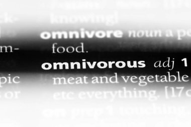 bir sözlüğü'ndeki omnivordur sözcüğü. omnivordur kavramı.