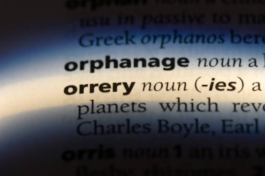 bir sözlüğü'ndeki dikkate sözcüğü. dikkate kavramı.