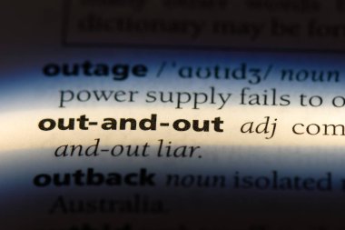 bir sözlüğü'ndeki başlıbaşına sözcüğü. başlıbaşına kavramı.