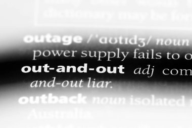 bir sözlüğü'ndeki başlıbaşına sözcüğü. başlıbaşına kavramı.