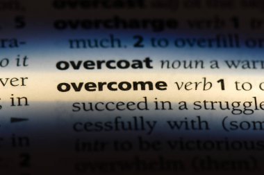 bir sözlüğü'ndeki sözcüğü üstesinden gelmek. kavram üstesinden gelmek.