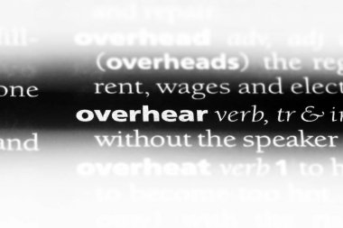 bir sözlüğü'ndeki sözcüğü kulak misafiri. kavram kulak misafiri.