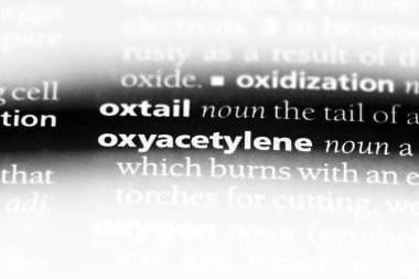 oksiasetilen tek kelimeyle bir sözlük. oksiasetilen kavramı.