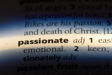 bir sözlüğü'ndeki tutkulu sözcüğü. tutkulu kavramı.