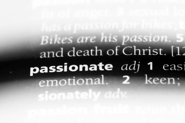 bir sözlüğü'ndeki tutkulu sözcüğü. tutkulu kavramı.