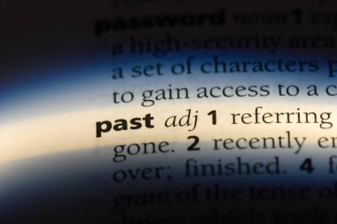 bir sözlüğü'ndeki sözcüğü geçiyor. kavram geçmiş.