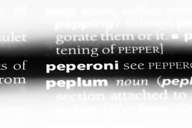 bir sözlüğü'ndeki peperoni sözcüğü. peperoni kavramı.