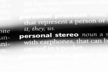 kişisel stereo tek kelimeyle bir sözlük. kişisel stereo kavramı.