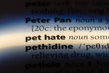 evde beslenen hayvan nefret bir sözlüğü'ndeki sözcüğü. evde beslenen hayvan nefret kavramı.