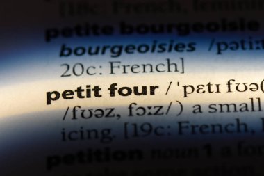 Petit dört kelime sözlüğe. Petit dört kavramı.