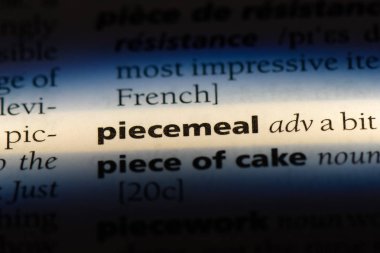 parçalı tek kelimeyle bir sözlük. parçalı kavramı.