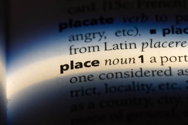 kelime sözlükte yer. yer kavramı.