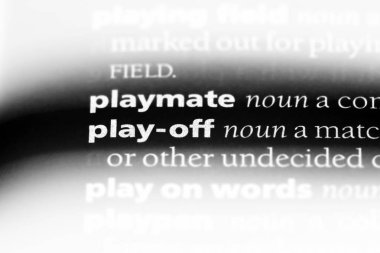 play off bir sözlüğü'ndeki sözcüğü. oynamak kavramı.