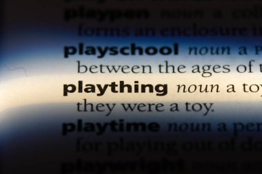 bir sözlüğü'ndeki oyuncak sözcüğü. oyuncak kavramı.