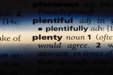 bol bir sözlükte kelime. pek çok kavram.