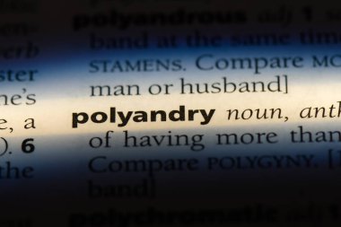polyandry sözcük sözlüğe. polyandry kavramı.