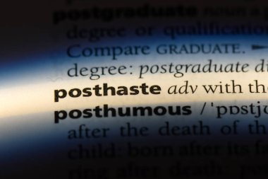 Maddesiuyarınca derhal bir sözlükte kelime. Maddesiuyarınca derhal kavramı.