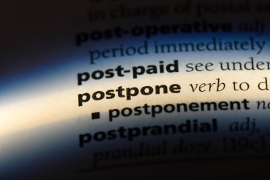 bir sözlüğü'ndeki sözcüğü ertelemek. kavram erteleme.