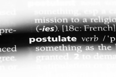 bir sözlüğü'ndeki sözcüğü sürebilirdik. postülatı kavramı.