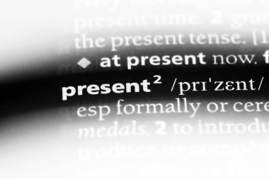 Mevcut tek kelimeyle bir sözlük. Mevcut kavramı.