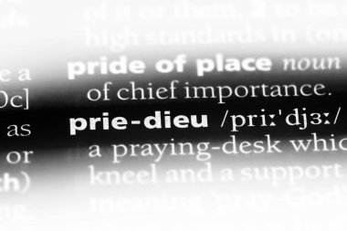 Bir sözlükteki ilk kelime. prie dieu konsepti.