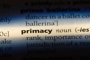 önceliği Word'de bir sözlük. önceliği kavramı.