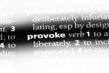 bir sözlüğü'ndeki sözcüğü kışkırtmak. kavram kışkırtmak.