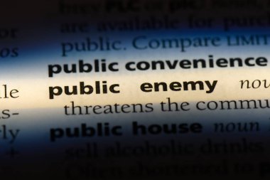 ortak düşman tek kelimeyle bir sözlük. ortak düşman kavramı.