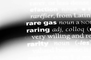 bir sözlüğü'ndeki istekli sözcüğü. istekli kavramı.