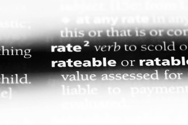 bir sözlüğü'ndeki rateable sözcüğü. rateable kavramı.
