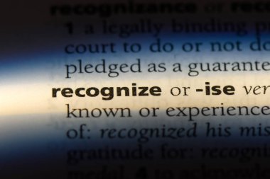 bir sözlüğü'ndeki sözcüğü tanıdım. kavram tanımak.