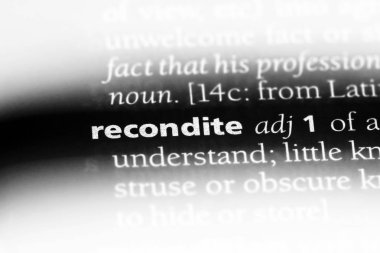 bir sözlüğü'ndeki derin sözcüğü. derin kavramı.