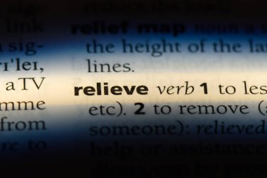 bir sözlüğü'ndeki sözcüğü rahatlatmak. kavram rahatlatmak.