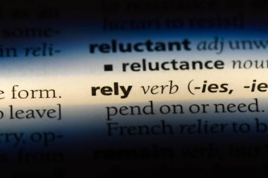 Word'de bir sözlük kullanır. kavram güveniyor.