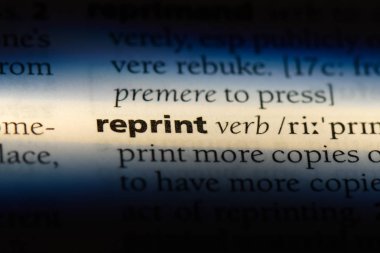 bir sözlüğü'ndeki sözcüğü yeniden yazdırın. kavramı yeniden yazdırın.