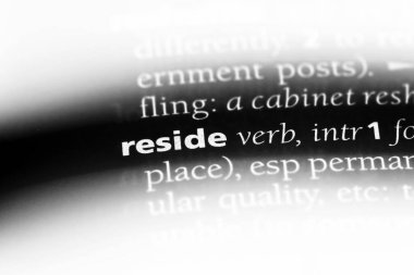 bir sözlüğü'ndeki sözcüğü bulunur. kavramı bulunur.